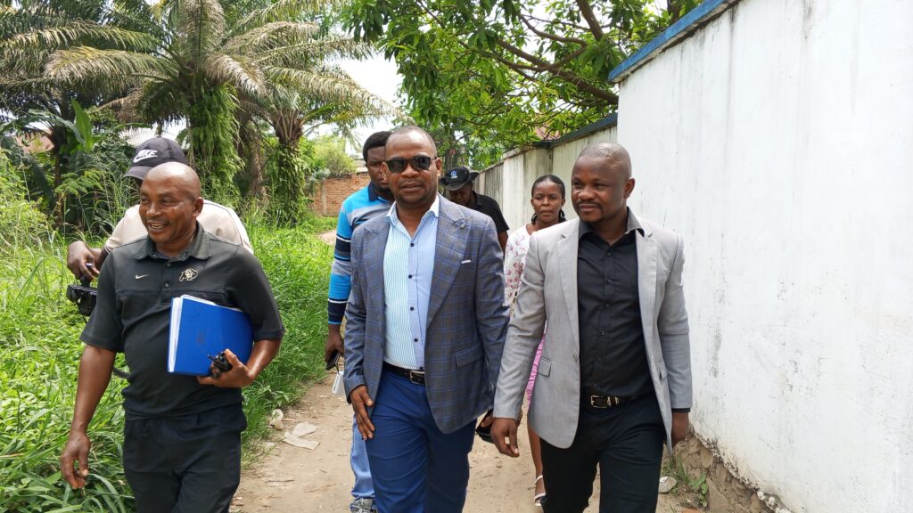 0-3840x2174-0-0-{}-0-24#